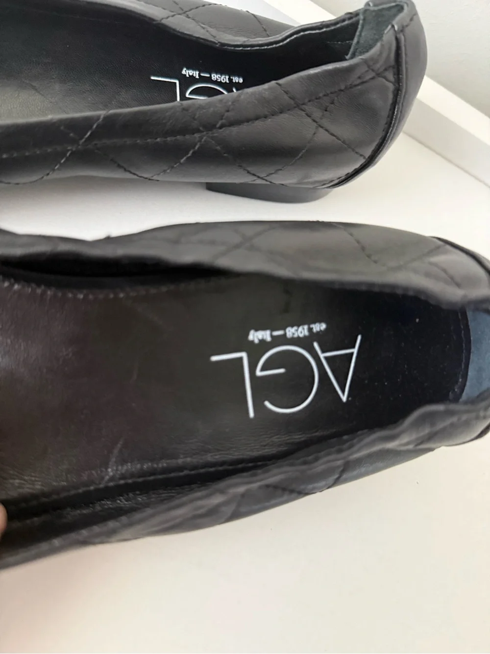 AGL Naomi Women's Black Quilted Cap-Toe Ballet Flats 8.5